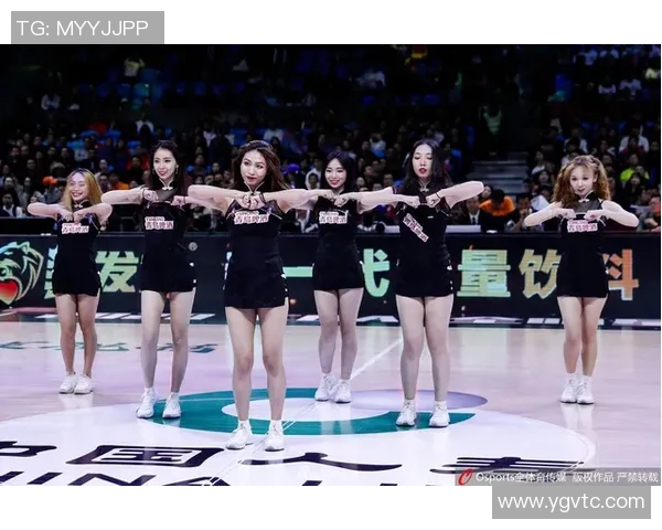 明星们在篮球场上尽情舞动展现魅力与激情的精彩瞬间